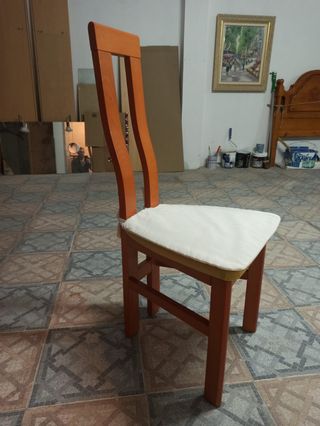 4 sillas de madera