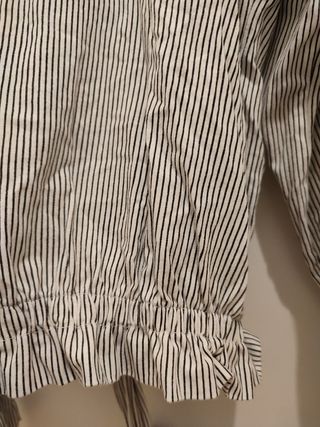 Camiseta con cinta en la cintura