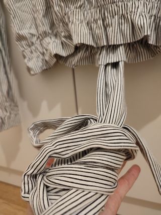 Camiseta con cinta en la cintura