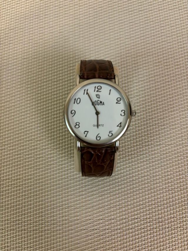 Reloj de pulsera Dogma