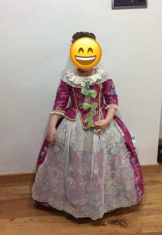 Traje fallera niña , talla 4 a 5 años