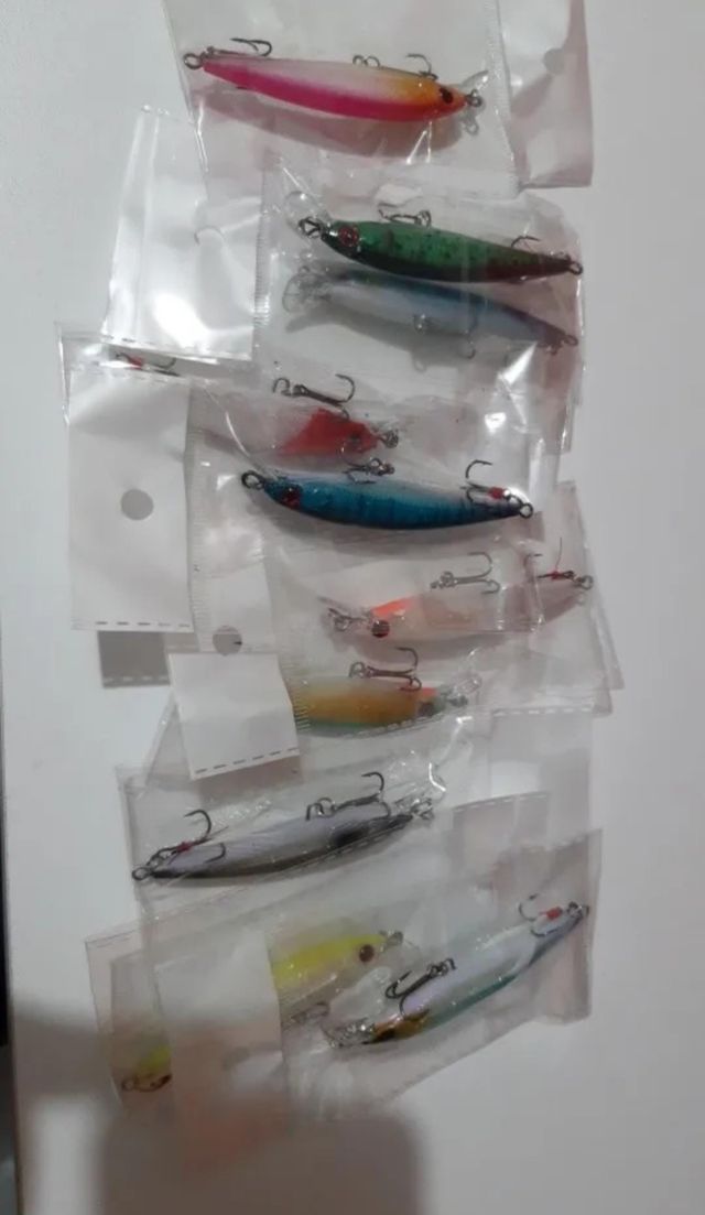 se vende 10 unidades  Señuelos de pesca
