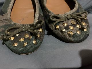 Bailarinas militares tachuelas