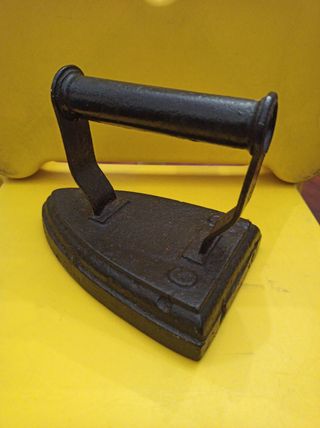 Plancha hierro antigua