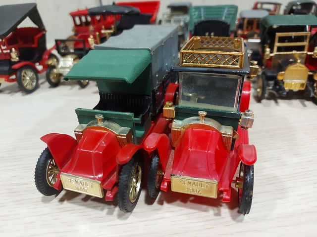 19 Coches de juguete Nacoral