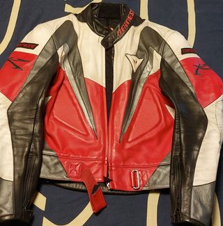 Mono de moto talla 48, tallaje pequeño