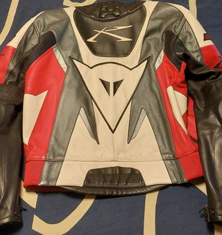 Mono de moto talla 48, tallaje pequeño