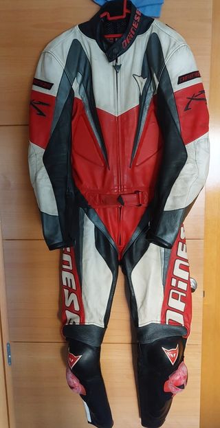 Mono de moto talla 48, tallaje pequeño