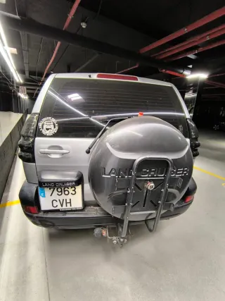 Toyota Land Cruiser 2004