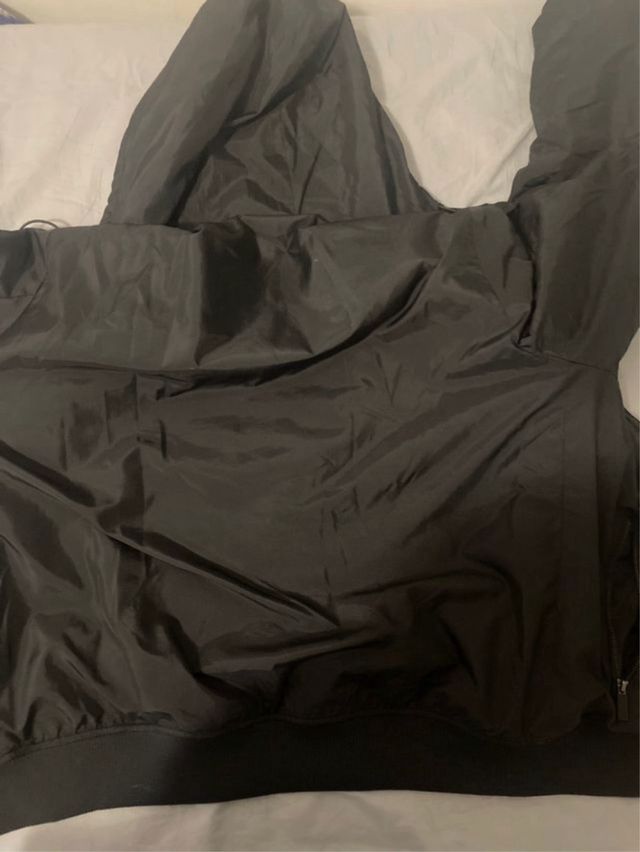 Chaqueta negra scalpers