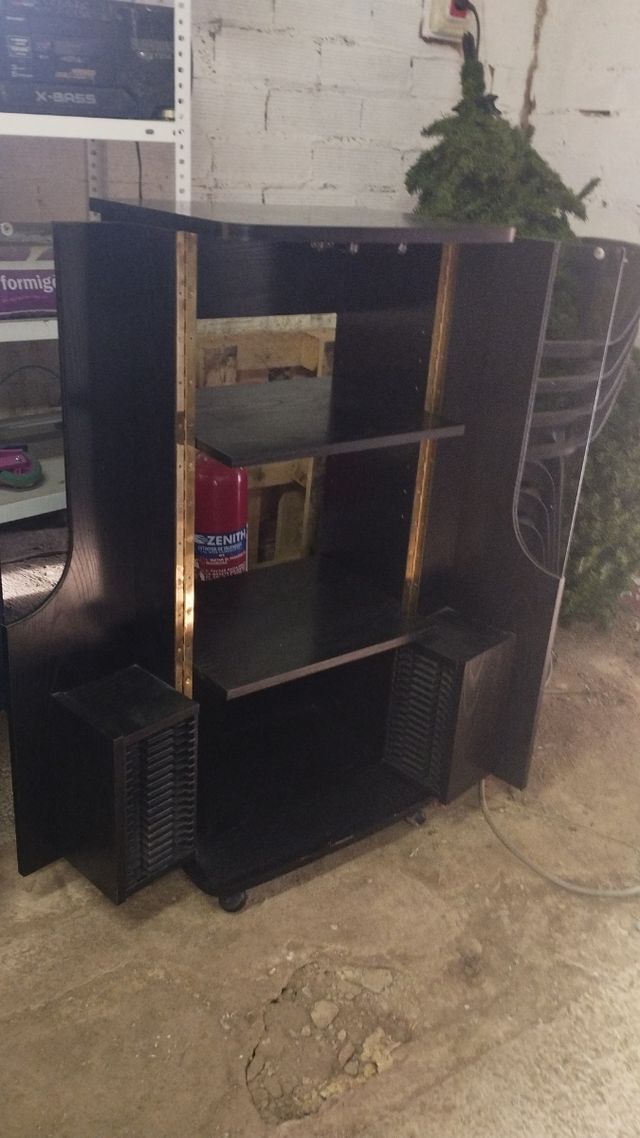 Mueble negro para comedor