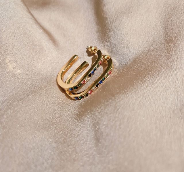 Orecchini in acciaio con pietre colorate