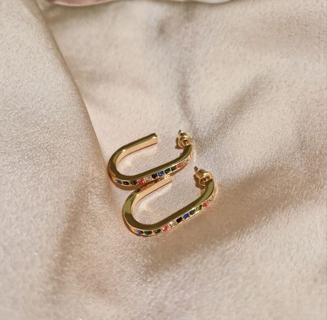 Orecchini in acciaio con pietre colorate