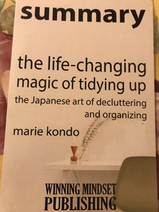 de la autora Marie Kondo:  magia del orden