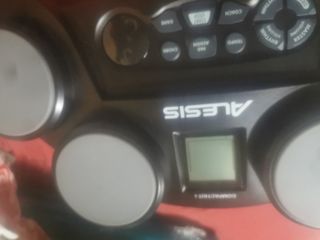 BATERIA DIGITAL DE SOBREMESA ALESIS COMPACKIT 4