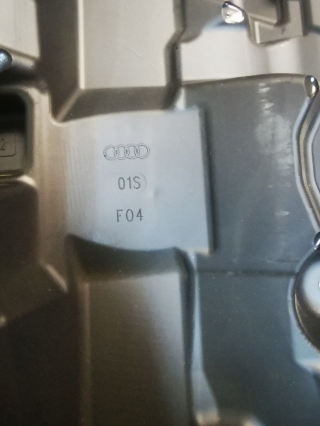 Cubre motor AUDI