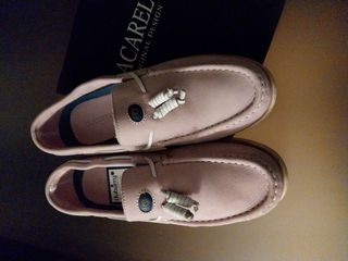 Náuticos de mujer Nuevos , firma .