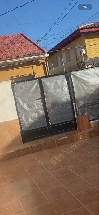 Puerta exterior peatonal 