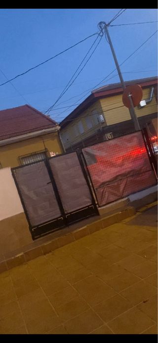 Puerta exterior peatonal 