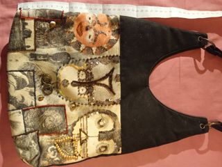 Bolso de tela con abalorios 