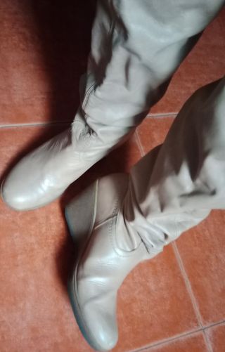 Botas altas de piel, número 39