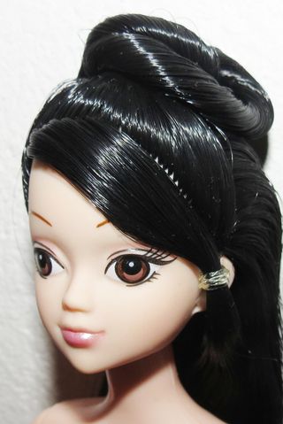 Kurhn Japanese Doll 2013 articolata misura Barbie