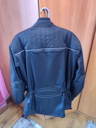 Chaqueta moto cordura y traje de agua.