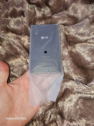 Móvil LG PRACTICAMENTE NUEVO