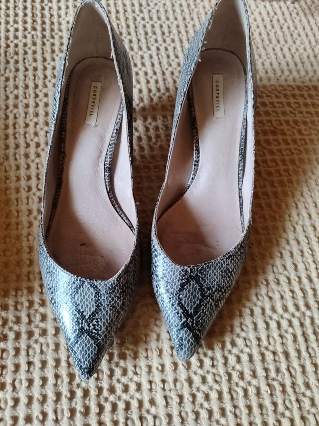 Zapatos tacón núm 40 de Cortefiel
