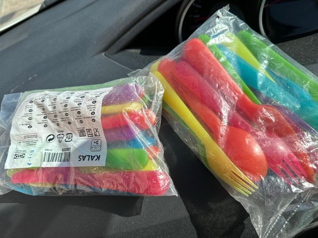 cucharas tenedores cuchillos plastico