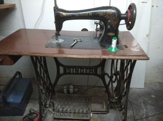 Maquina de coser singer