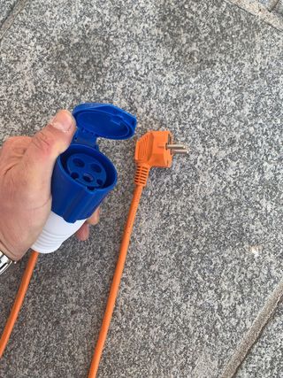 cable adaptador autocaravanas y camper 