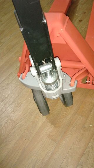 Transpaleta nueva de 2500kg