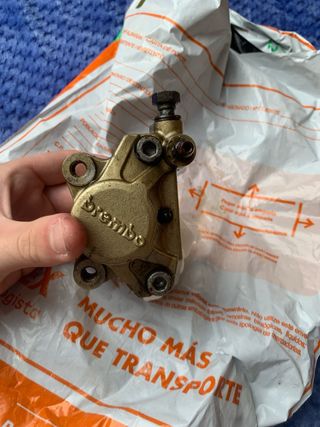 pinza trasera aerox brembo