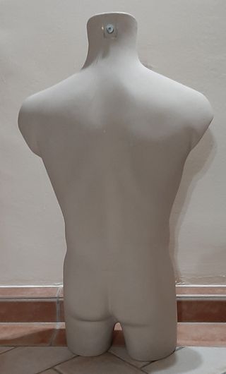 Espositore vestiti maschili 