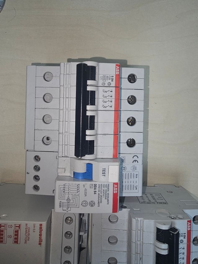 Interruttori 4P 400V ABB-BTICINO