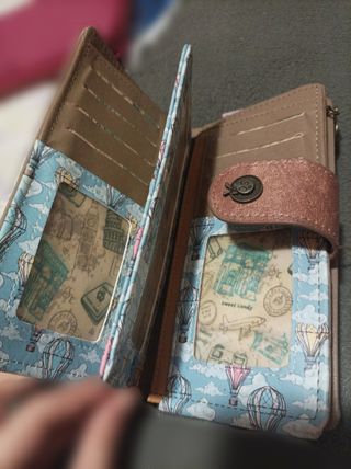 Cartera con espacio