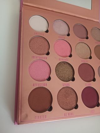 Paleta de sombras de Makeup Obsession 
