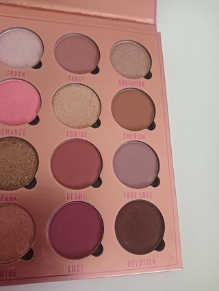 Paleta de sombras de Makeup Obsession 