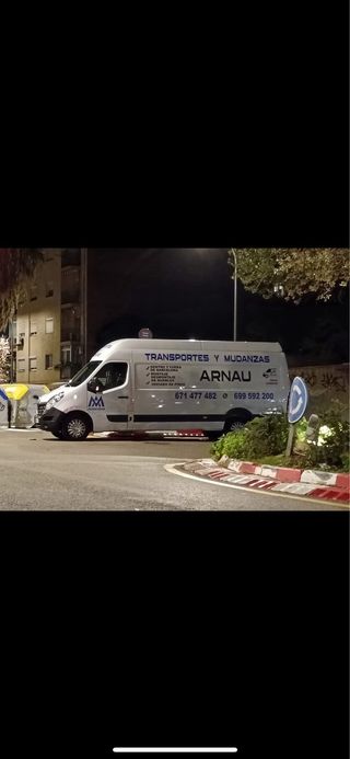 Se hacen mudanzas y traslado de muebles