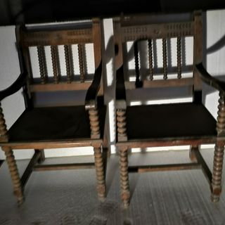 Sillones antiguos de madera