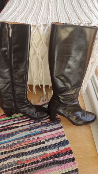 Botas altas piel negras