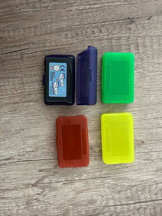 Juego Game Boy NEMO y carcasas para cartuchos