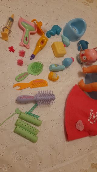 Muñeca nenuco y accesorios