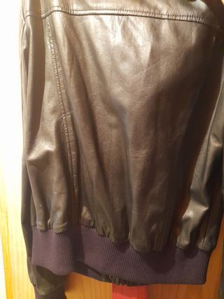 Cazadora piel negra zara
