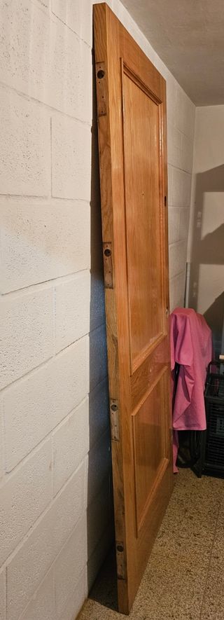 Puerta de roble, Solo puerta, con todo su herraje