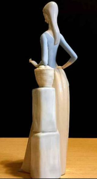 3 FIGURAS de PORCELANA FINA