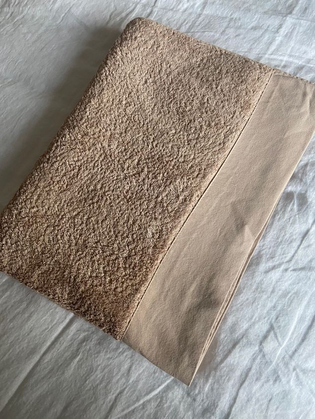 Toalla baño 136x 90 bambú y algodón NUEVA