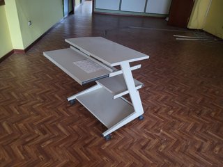 Mesa de ofina vintage en Z