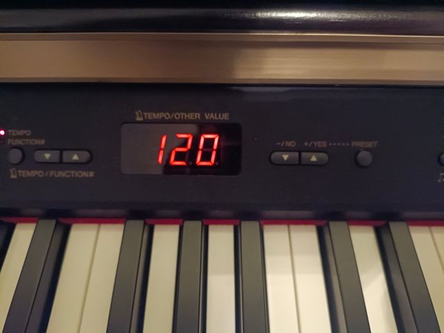 Piano vertical Yamaha